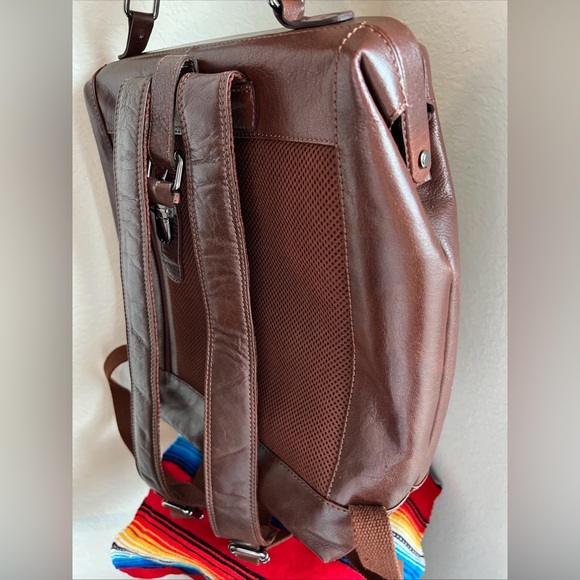 Genicci Leather Backpack Brown Laptop Work School Bag - Picture 12 of 16
